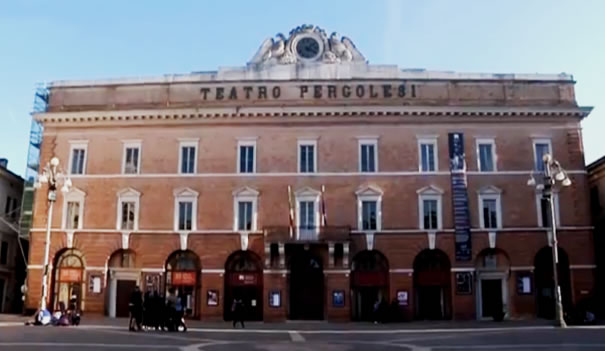 teatro pergolesi a Jesi - Movingitalia.it