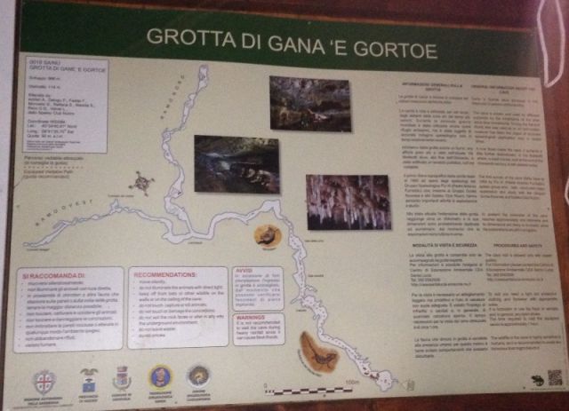 Insegna Grotta di Gana e Gortoe - Movingitalia.it