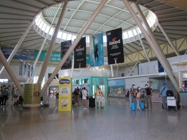 interno aeroporto di Olbia - Movingitalia.it