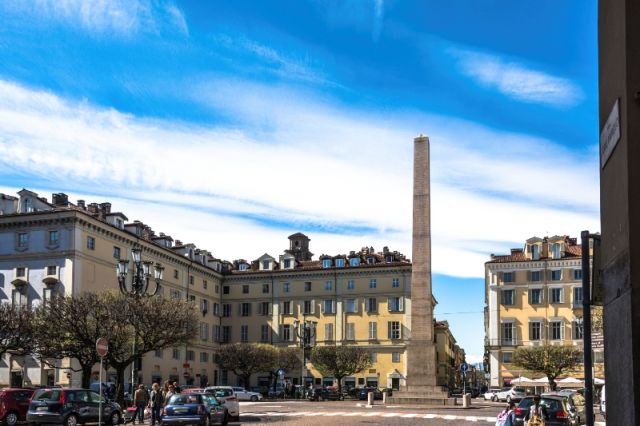 Obelisco in Piazza a Torino - Movingitalia.it