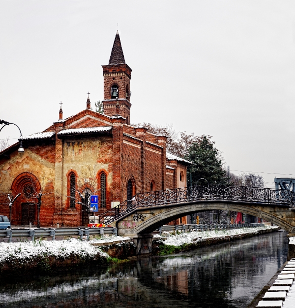 Chiesa a Milano Innevata